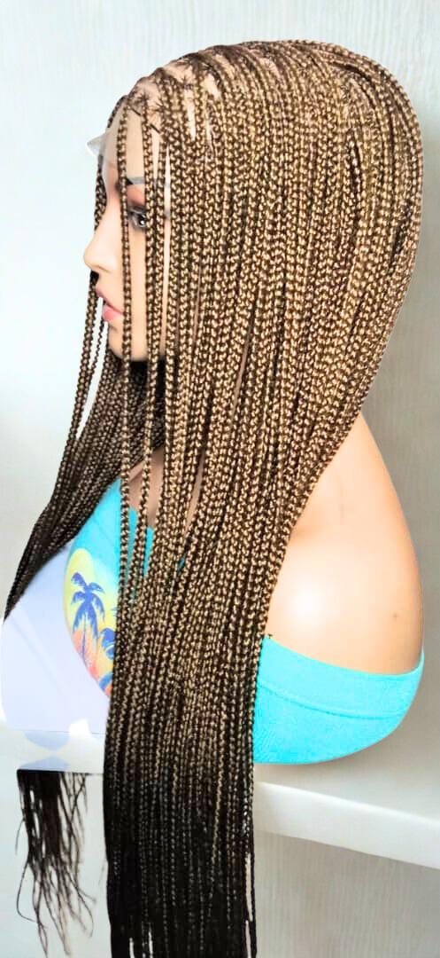 Braided Wig: Knotless Box Braids 